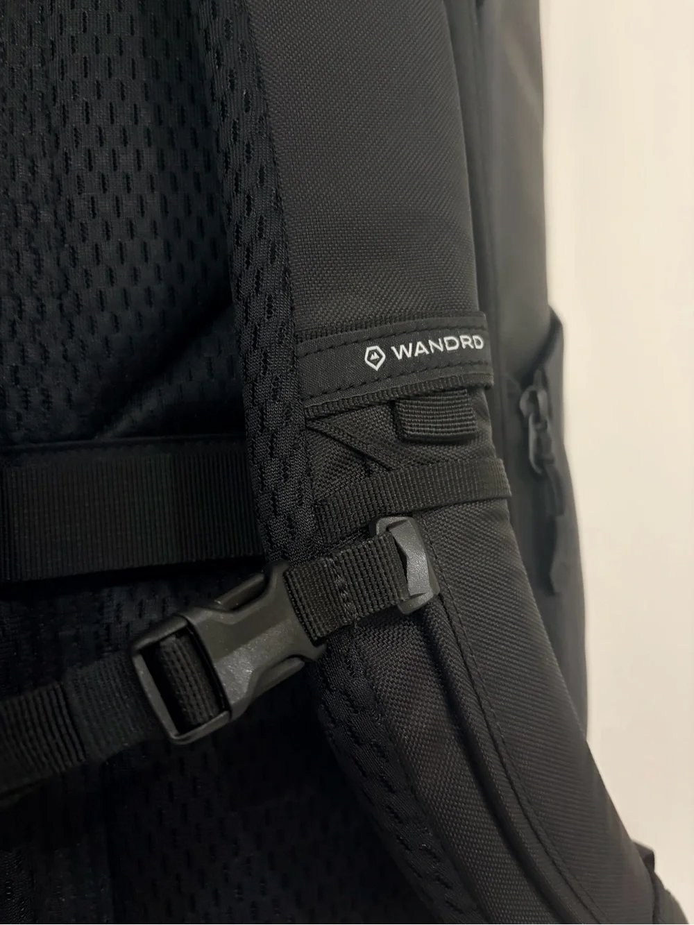 WANDRD PRVKE EDC Backpack Slim Roll Top Adjustable Accessory Compartments NWOT
